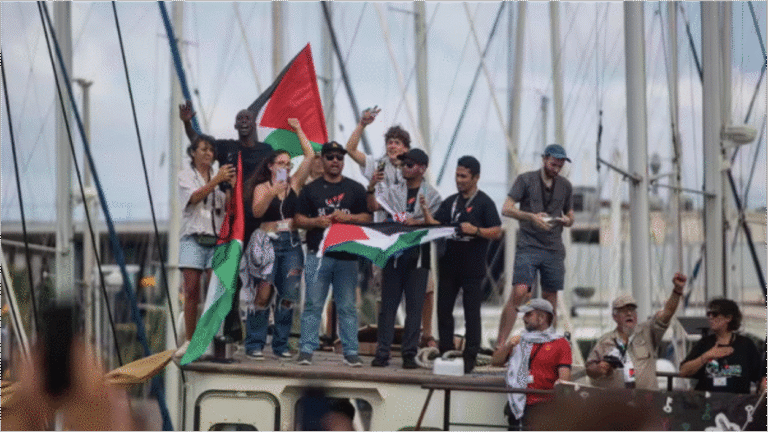 Israel intercepta flotilla rumbo a Gaza con siete mexicanos entre los activistas