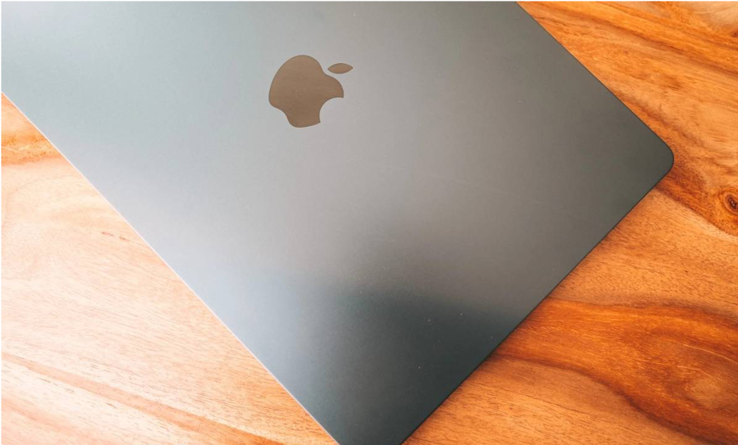 Apple prepara una MacBook ‘barata’ para 2026- usará chip de iPhone y buscará romper el dominio de las Chromebooks