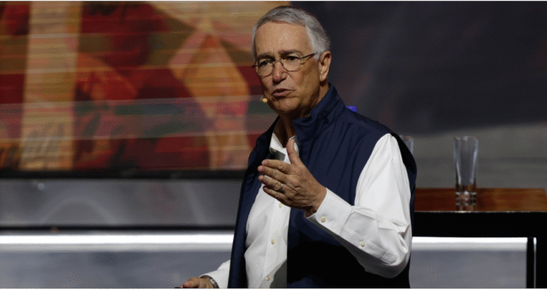 Corte obliga a Ricardo Salinas Pliego a pagar más de 50 mil millones de pesos al SAT por deudas fiscales