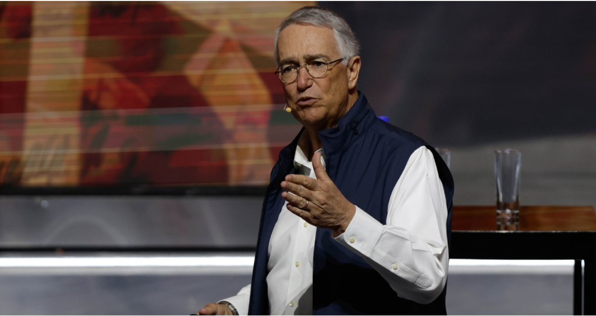 Corte obliga a Ricardo Salinas Pliego a pagar más de 50 mil millones de pesos al SAT por deudas fiscales