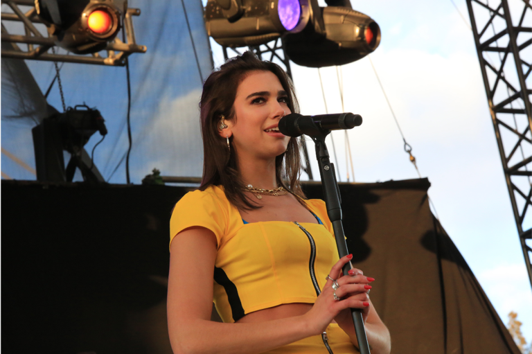 Dua Lipa 2