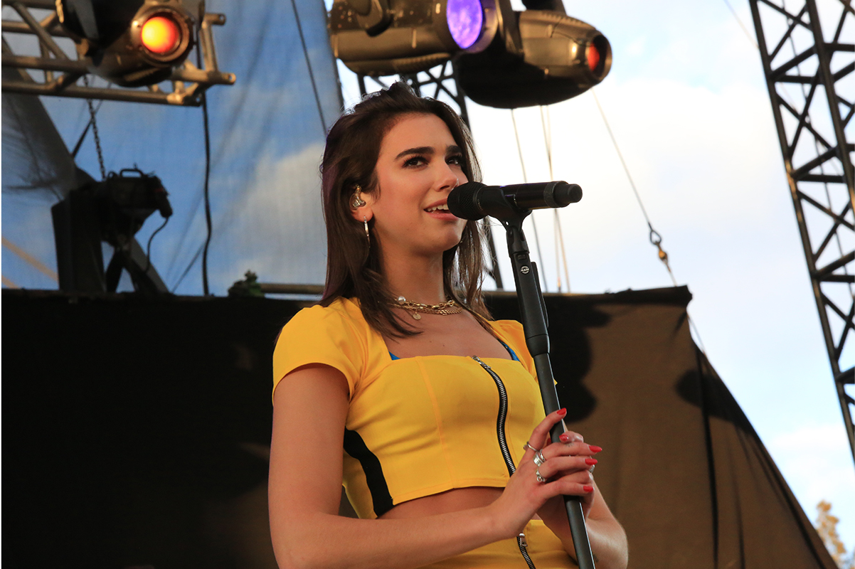 Dua Lipa 2