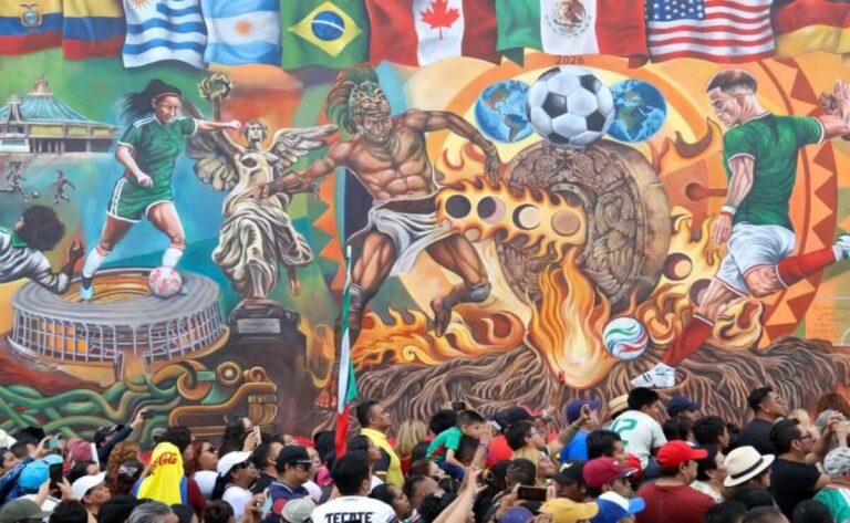 Certifican en Gustavo A. Madero el mural futbolero más grande del mundo
