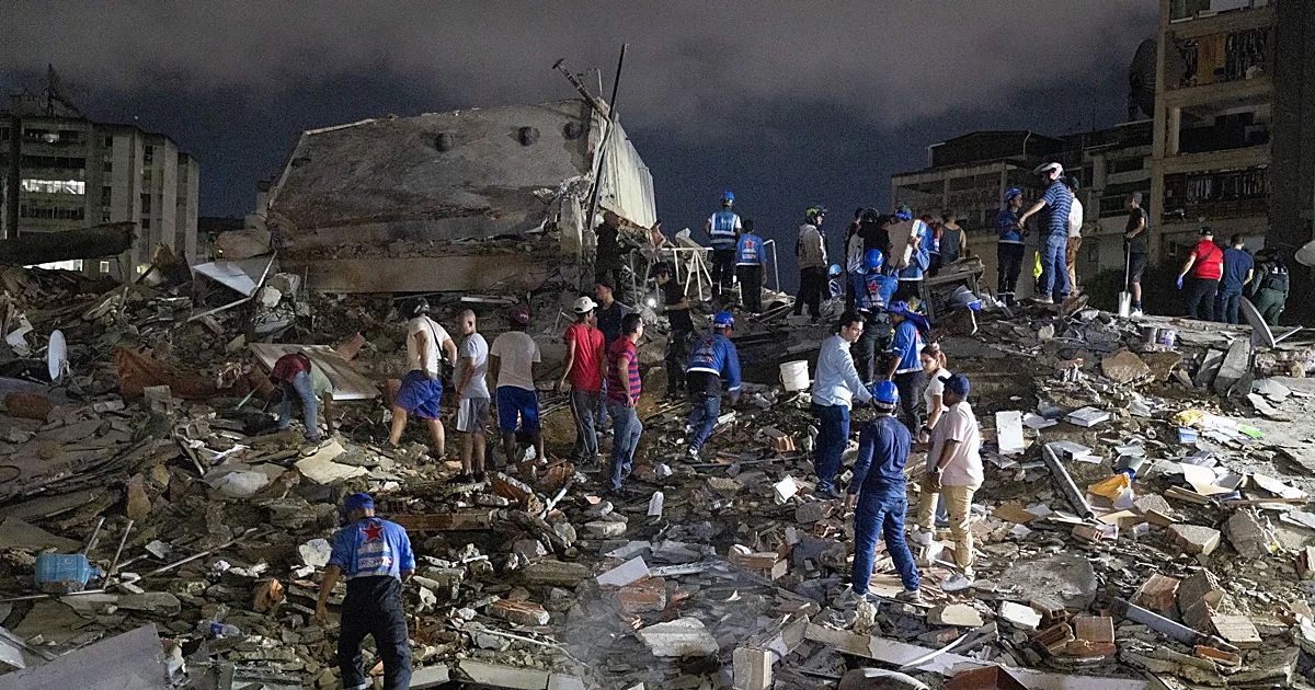 Aumenta la tragedia en Venezuela- mil 450 muertos tras los devastadores terremotos