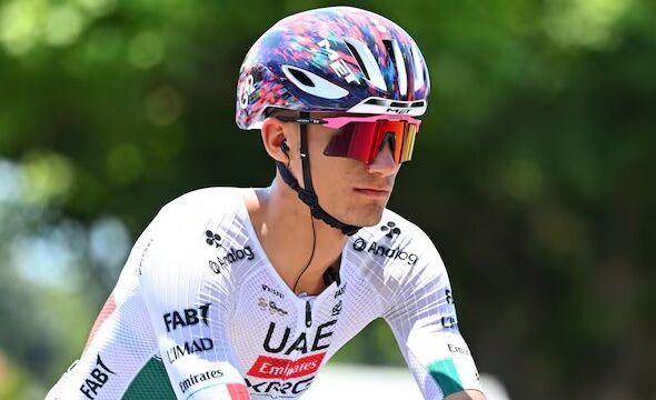 Isaac del Toro sube al tercer lugar del Tour de France 2026