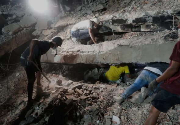 Sube a 4 mil 561 el número de fallecidos en Venezuela; miles continúan en campamentos temporales
