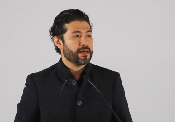 Bolaños López defiende política salarial y reta al dogma económico