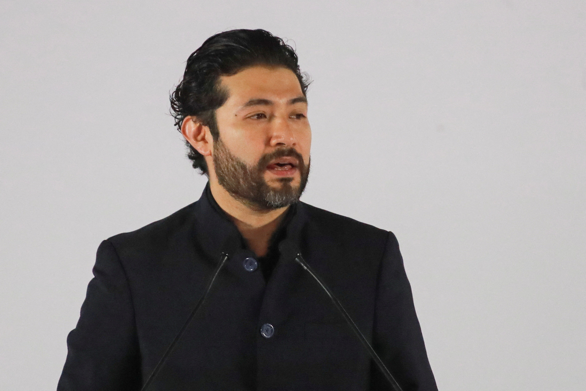 Bolaños López defiende política salarial y reta al dogma económico