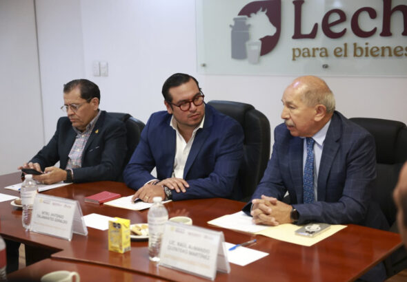 Firma del convenio entre Leche para el Bienestar e Inafed