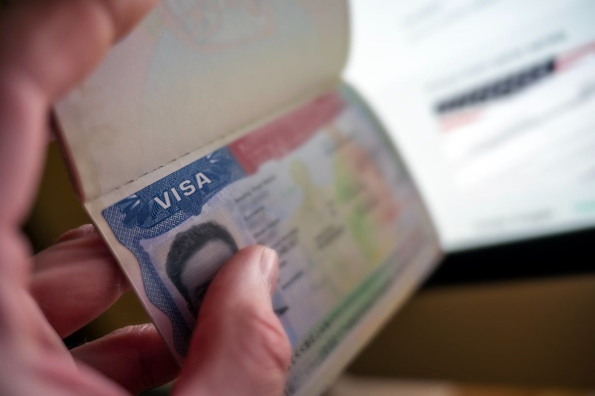EU revocará visas a extranjeros que pidieron asilo tras entrar como turistas