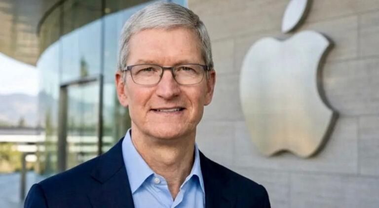 Tim Cook deja la dirección de Apple tras quince años de gestión