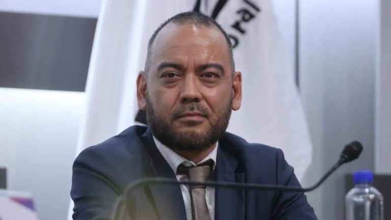 INE nombra a Roberto Carlos Félix como encargado de su Secretaría Ejecutiva