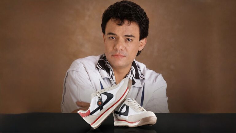 Panam lanza tenis inspirados en José José con detalles del álbum Secretos
